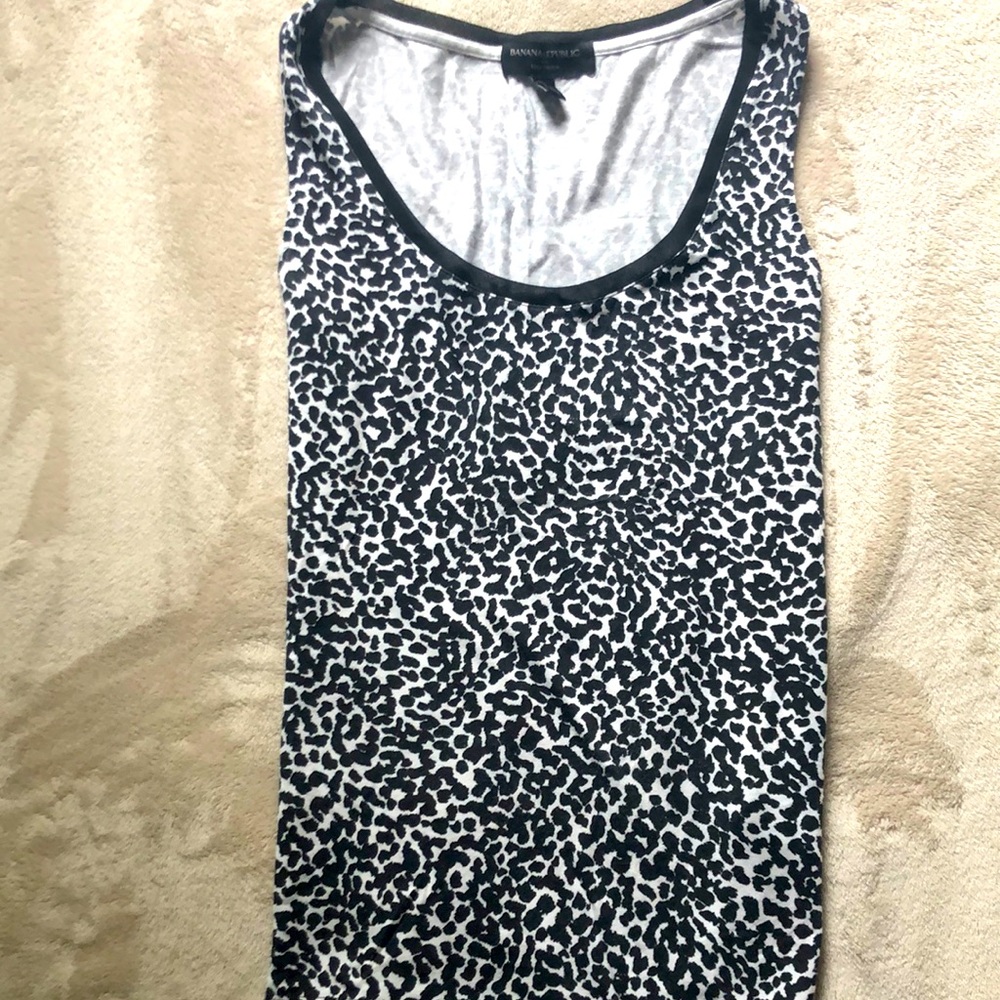 Banana republic sleeveless top